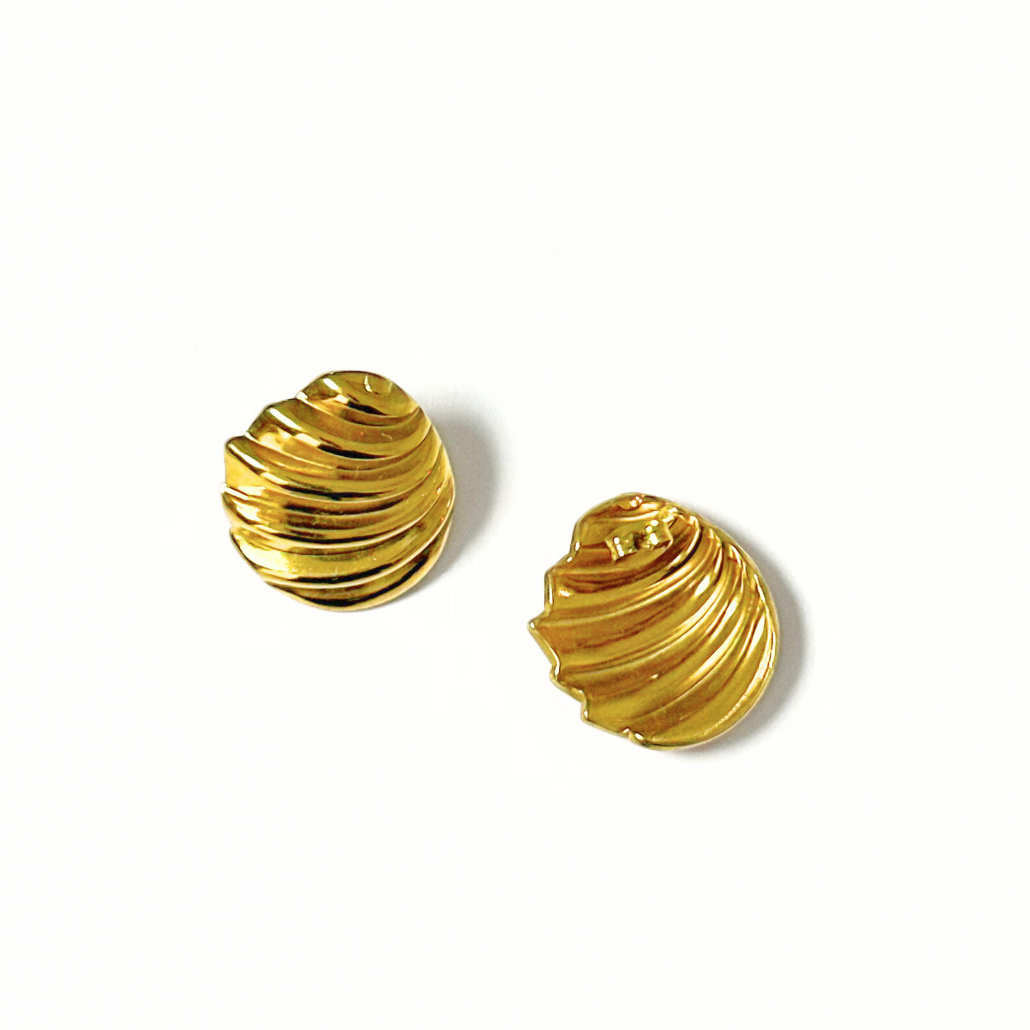 Pair of Alvéra Gold Shell Stud Earrings – elegant gold-plated small earrings, refined minimalist design trending in clean-girl jewelry